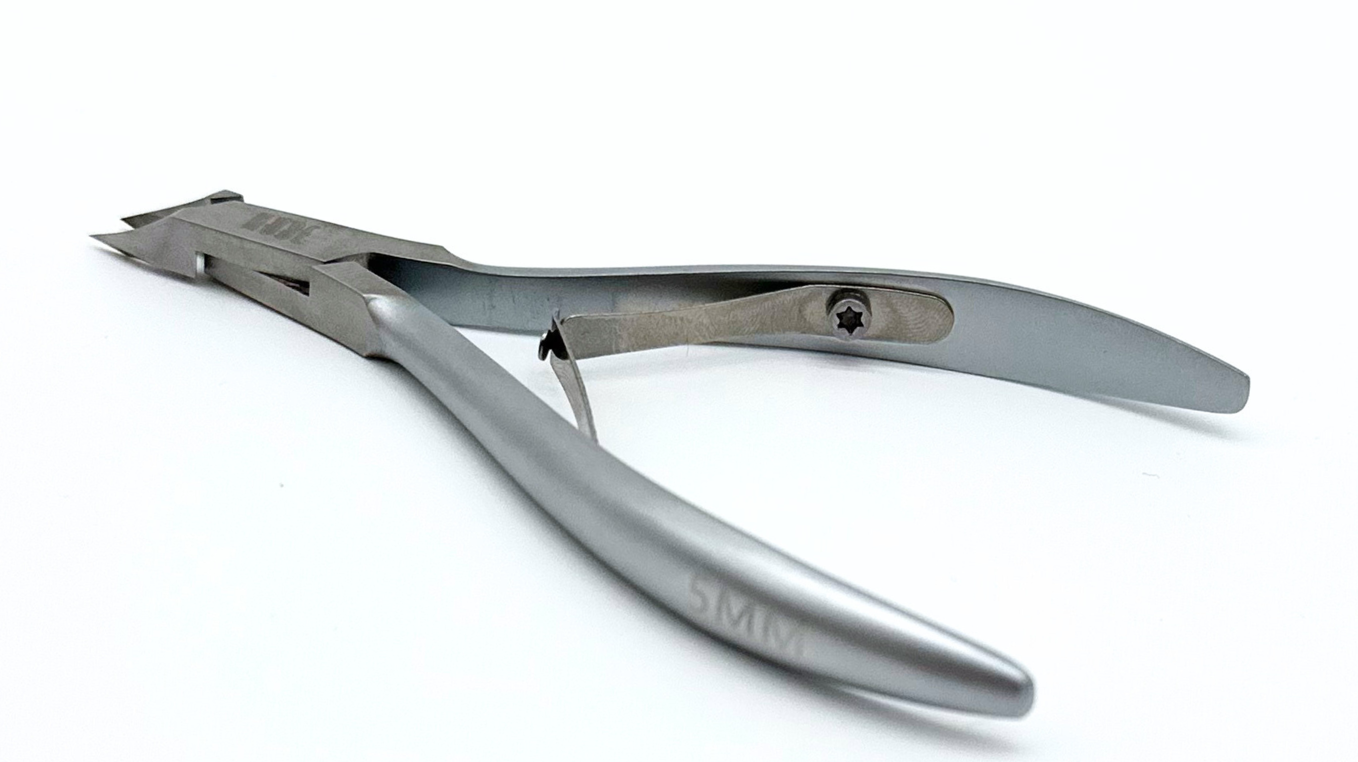 How to Look After Your Nail Tools: 5 Essential Hygiene Tips for Nail Techs