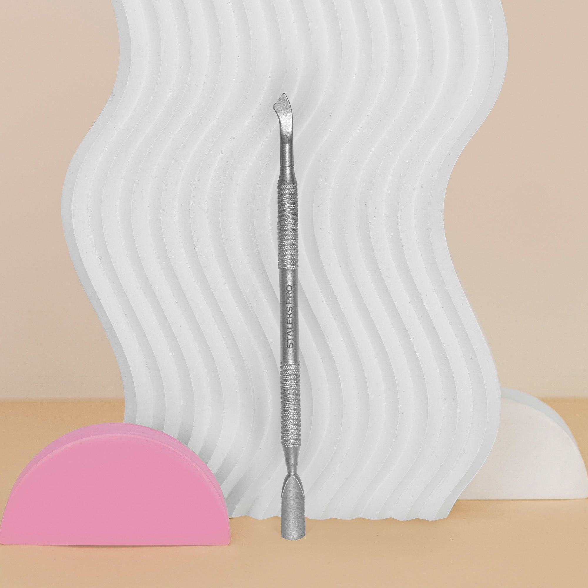 MUSE Cuticle Tool (rounded narrow pusher and bent blade)